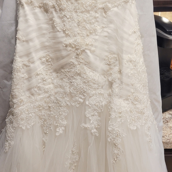 Maggie soterro wedding dress - Picture 3 of 8